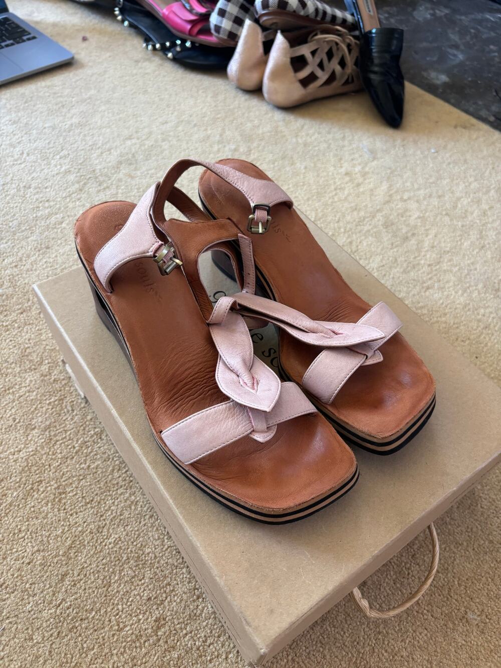Gentle Souls by Kenneth Cole Pine Heart Leather Sandals